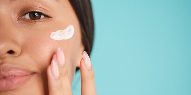 Cuidados para tratar a pele após a cirurgia estética: entenda sua importância